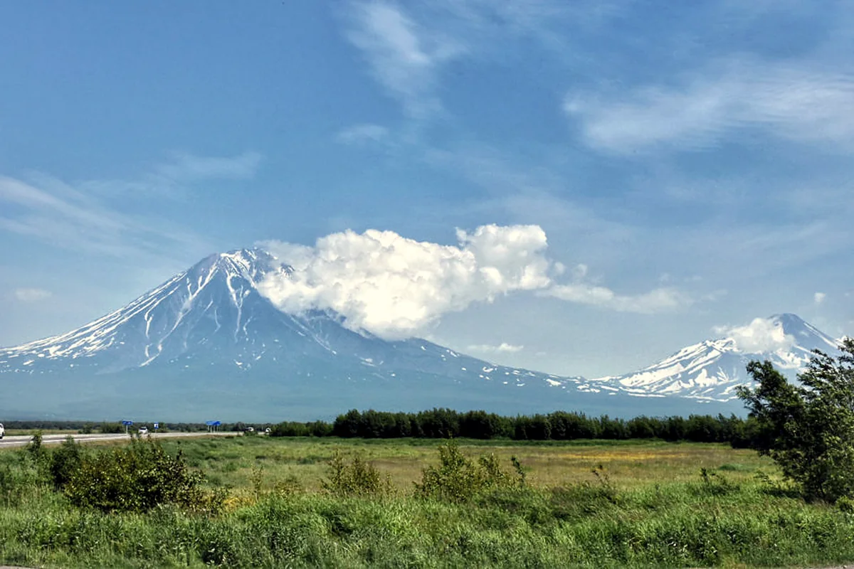Авача и Корякский вулкан